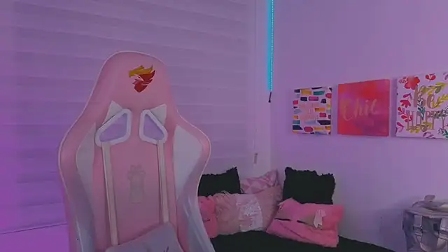 Snapshot of Sara__Ramirez chatting on 09.23.25 Sara  Ramirez online show from 09.23.25