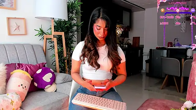 Snapshot of Issa_cooper chatting on 09.29.25 Issa cooper online show from 09.29.25