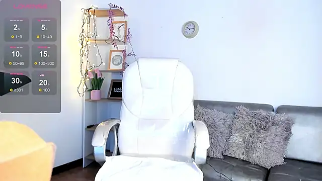 Snapshot of Issa_cooper chatting on 11.03.25 Issa cooper online show from 11.03.25