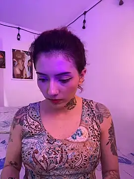 LiliJones  online show from 03.17.25