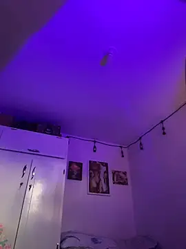 LiliJones  online show from 03.18.25