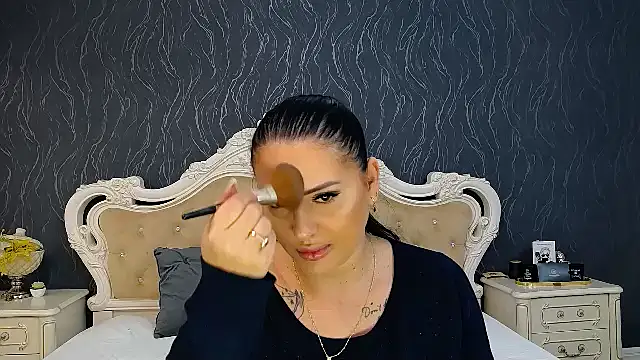 Lauren Saint online show from 01.28.25