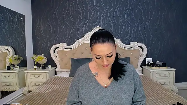 Lauren Saint online show from 02.13.25