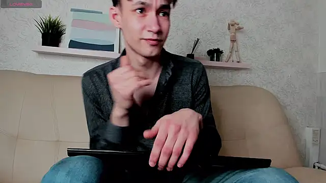 Snapshot of CalvinOwens chatting on 02.19.25 CalvinOwens online show from 02.19.25