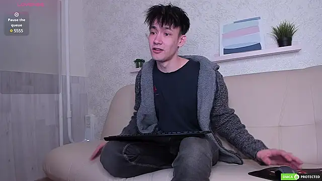 Snapshot of CalvinOwens chatting on 03.03.25 CalvinOwens online show from 03.03.25
