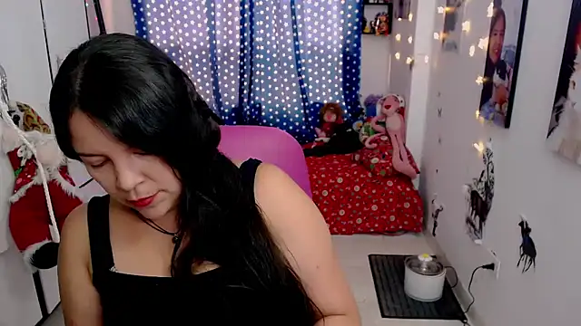 Snapshot of claryssa_ chatting on 12.12.24 claryssa online show from 12.12.24