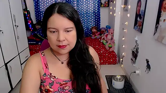 Snapshot of claryssa_ chatting on 01.07.25 claryssa online show from 01.07.25