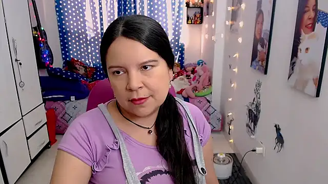 Snapshot of claryssa_ chatting on 01.10.25 claryssa online show from 01.10.25