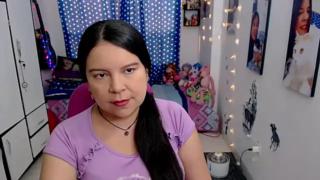 Snapshot of claryssa_ chatting on 01.18.25 claryssa online show from 01.18.25