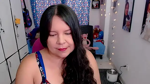 Snapshot of claryssa_ chatting on 09.18.25 claryssa online show from 09.18.25