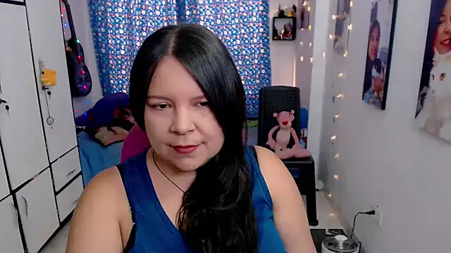 Snapshot of claryssa_ chatting on 10.13.25 claryssa online show from 10.13.25