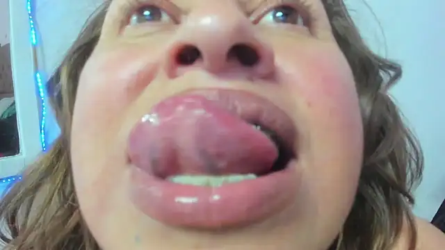 SheraHadee online show from 10.26.25