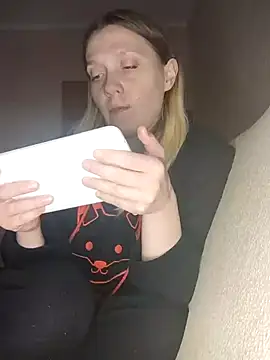 Snapshot of LeraSweet chatting on 12.16.24 LeraSweet online show from 12.16.24