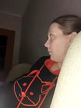 Snapshot of LeraSweet chatting on 02.15.25 LeraSweet online show from 02.15.25