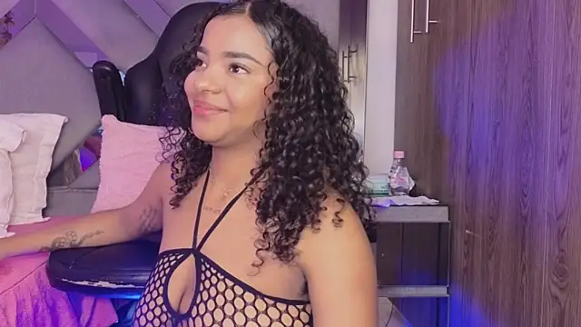 Snapshot of Iris_hott1 chatting on 12.14.24 Iris hott1 online show from 12.14.24