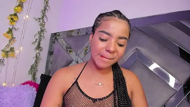 Snapshot of Iris_hott1 chatting on 01.16.25 Iris hott1 online show from 01.16.25