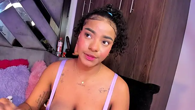 Snapshot of Iris_hott1 chatting on 01.29.25 Iris hott1 online show from 01.29.25