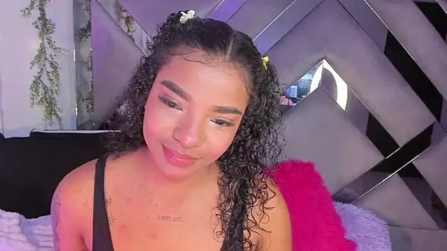 Snapshot of Iris_hott1 chatting on 03.23.25 Iris hott1 online show from 03.23.25
