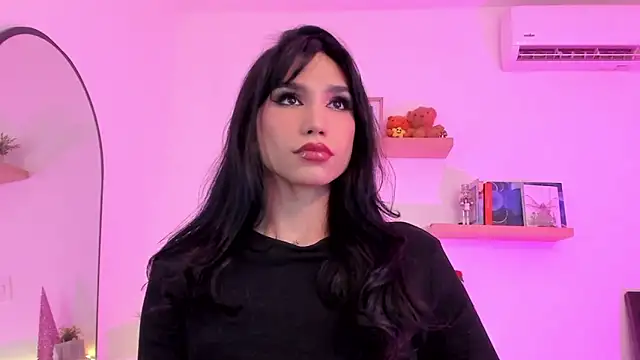 Snapshot of rose_saenz chatting on 12.28.24 rose saenz online show from 12.28.24