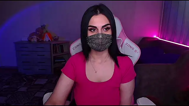 Snapshot of __Yasmina__ chatting on 03.09.25 Yasmina online show from 03.09.25