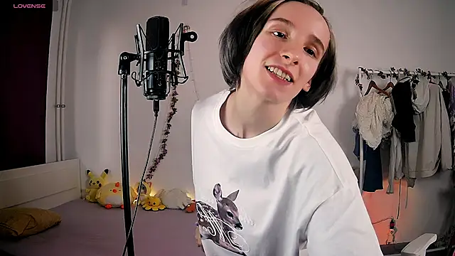 Snapshot of Violet_Veliya chatting on 03.21.25 Violet Veliya online show from 03.21.25