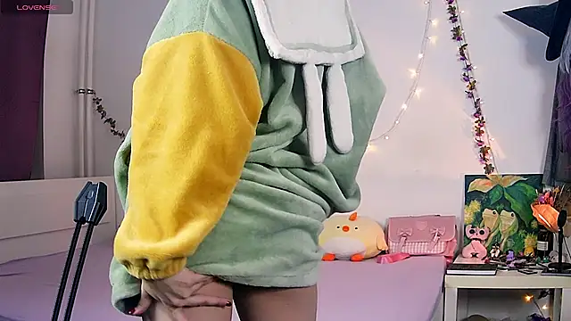 Snapshot of Violet_Veliya chatting on 09.30.25 Violet Veliya online show from 09.30.25