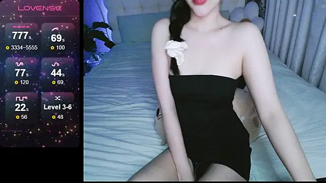  Viviann  online show from 12.10.24