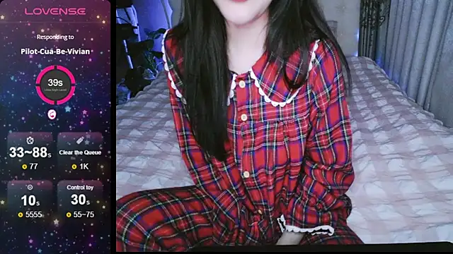  Viviann  online show from 12.23.24