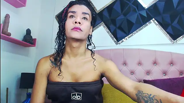 Snapshot of andrea_safeira_doll chatting on 10.21.25 andrea safeira doll online show from 10.21.25