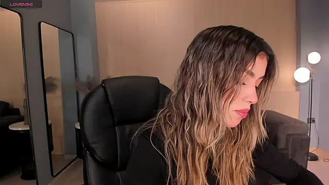 PaulinaSantos  online show from 03.13.25