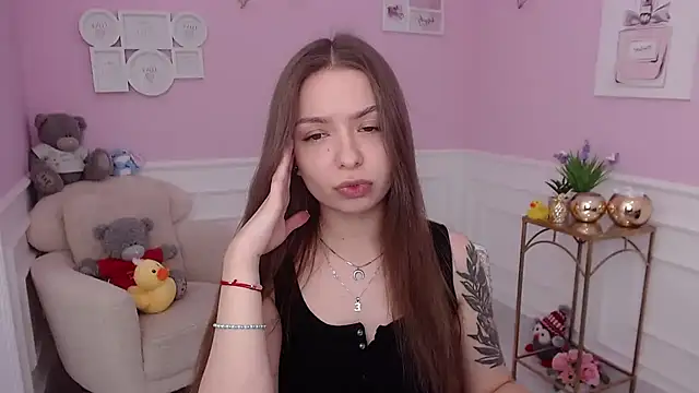 LucySkilar online show from 09.28.25