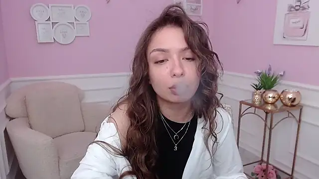 LucySkilar online show from 10.05.25