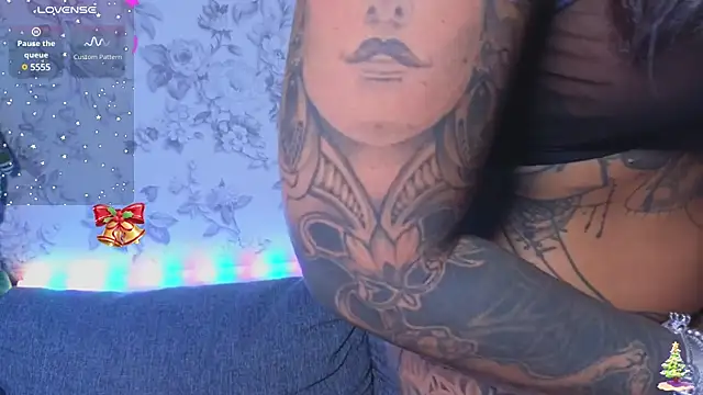 Snapshot of tattooedBabyy chatting on 12.18.24 tattooedBabyy online show from 12.18.24