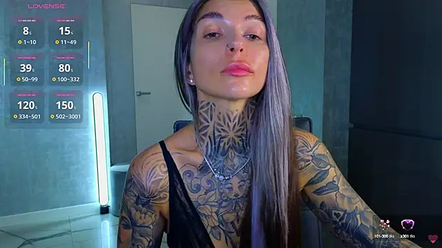 Snapshot of tattooedBabyy chatting on 09.27.25 tattooedBabyy online show from 09.27.25