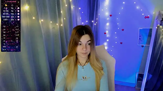Snapshot of Sweet_me_ chatting on 12.29.24 Sweet me online show from 12.29.24