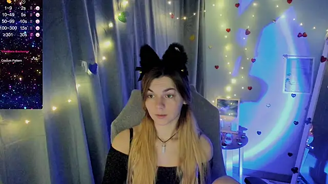 Snapshot of Sweet_me_ chatting on 02.19.25 Sweet me online show from 02.19.25