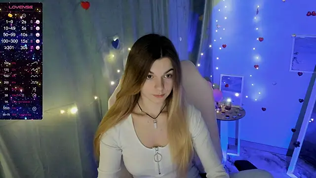Snapshot of Sweet_me_ chatting on 03.10.25 Sweet me online show from 03.10.25