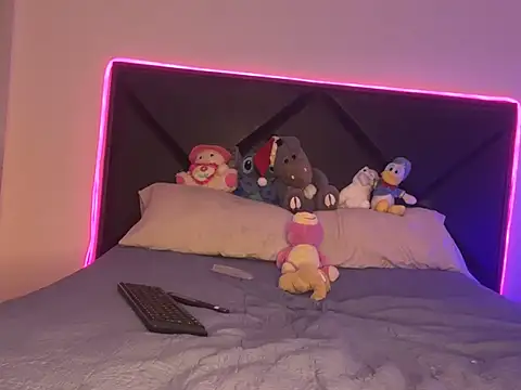 ScarlettAndClark online show from 01.28.25