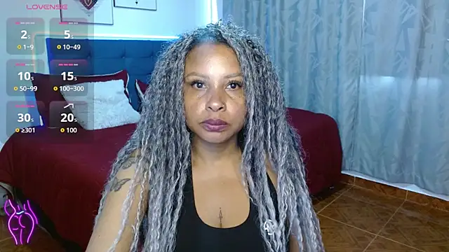 Snapshot of Dominik_girl chatting on 10.15.25 Dominik girl online show from 10.15.25