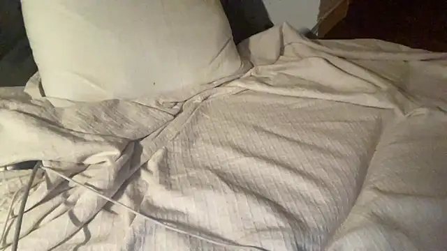 Snapshot of XK-Sandro chatting on 12.18.24 XK-Sandro online show from 12.18.24