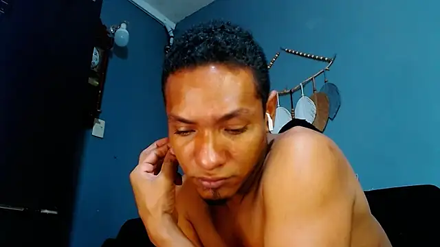 Grandeygruesa1 online show from 02.10.25