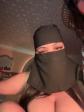 Snapshot of ORLA86 chatting on 09.24.25 ORLA86 online show from 09.24.25