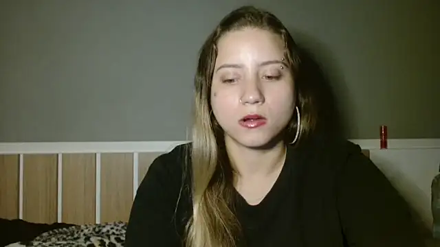 Snapshot of 520_Loirex_741 chatting on 01.28.25 520 Loirex 741 online show from 01.28.25
