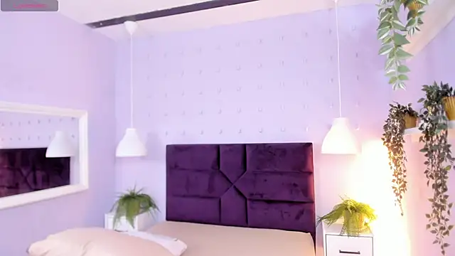 BrianaHazel online show from 10.12.25