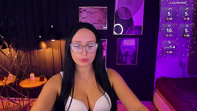 Snapshot of Christy_Calypso chatting on 12.10.24 Christy Calypso online show from 12.10.24