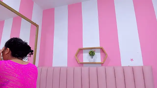 ISABELLA 020 online show from 03.08.25