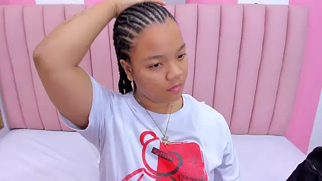 ISABELLA 020 online show from 03.18.25