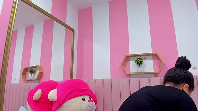 ISABELLA 020 online show from 09.12.25