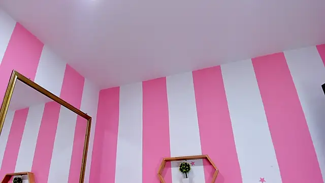 ISABELLA 020 online show from 10.31.25