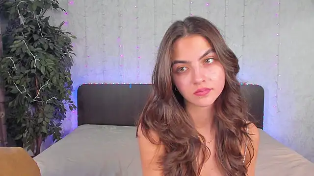 Milana Crystal  online show from 12.09.24